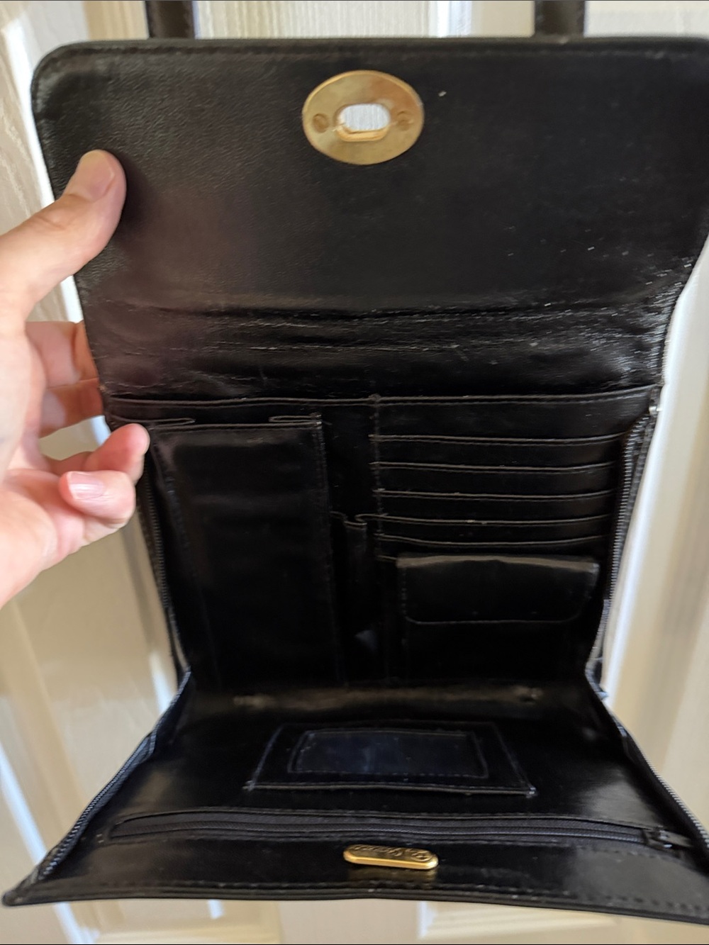 Timeless Black Shoulder Bag with Gold Turn-Lock - Picture 2 of 5